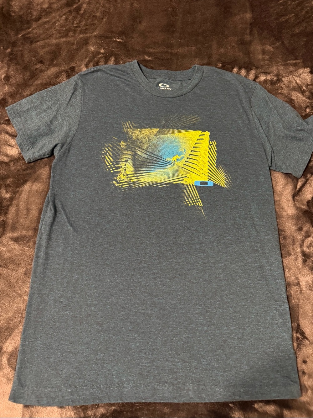 Oakley Men’s Short-Sleeve Graphic Tee in Charcoal with Yellow & Blue Print - Picture 1 of 5